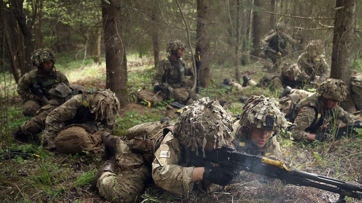 Pret NATO vērsts uzraksts pārsteidz Daugavpilī