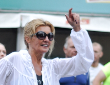 Vāvere Elitu Drāki paceļ gaisā (FOTO)
