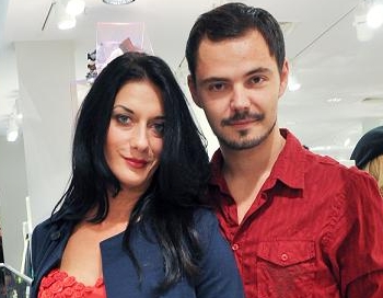Viola Abramova un Rihards Mailītis saskaņojuši apģērbu (pārīša FOTO)