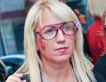 Olga RAJECKA labdarības akcijā iegādājusies stilīgas brilles 
