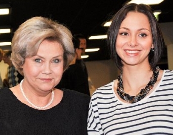 Topošā māmiņa Ludmila Voroncova sabiedrībā iziet ar Fogeli