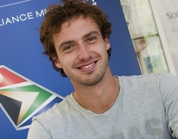 Ernests Gulbis nedēļā novalkā vienu apavu pāri