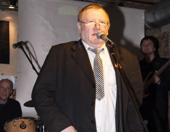 Pazīstams latviešu mūziķis nespēj pat pagulēt: nepieciešama endoprotēze
