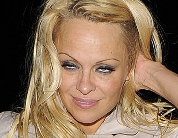 Pamela Andersone pamatīgā ķirsī