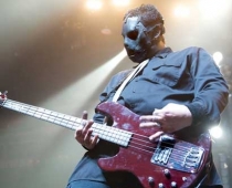 38g.v. miris grupas „Slipknot” basģitārists Pols Grejs