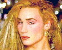 Gvenas Stefani vīrs atzinis, ka savulaik bijis kopā ar transvestītu
