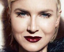 Renē Zelvēgere pozējusi žurnālam Harper's Bazaar (FOTO)