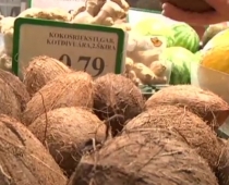 Lielveikals RIMI pārdod sapuvušus un smirdošus kokosriekstus VIDEO