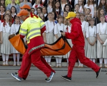 Absurds! Noģībst simtiem bērnu, bet Inga Vasiljeva apgalvo: nekas ārkārtējs neesot noticis...